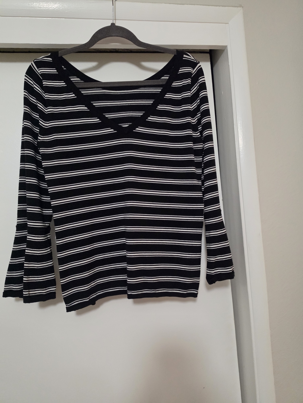 White House Black Market Black & White Striped V-Neck Long Sleeve Top